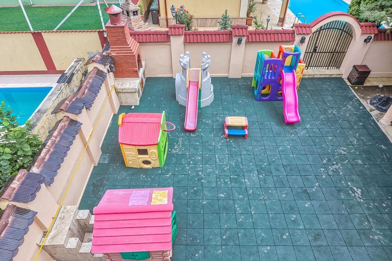 Dreamland - gradinita & scoala primara Voluntari